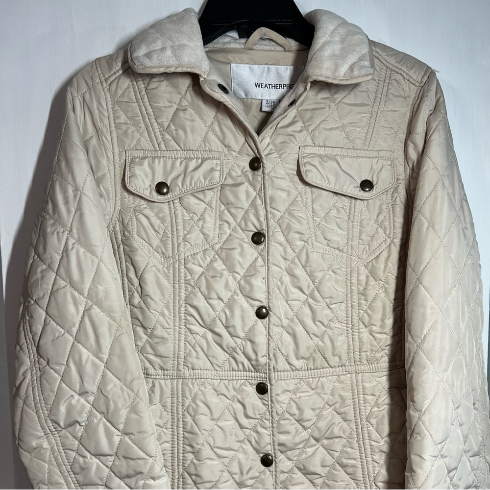 Weatherproof Women's Quilted Tan Jacket size Small, button up, two pockets